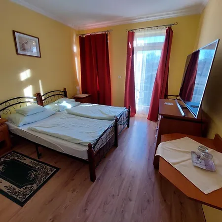 B&B Toscana Etterem-panzio 잘레크세니